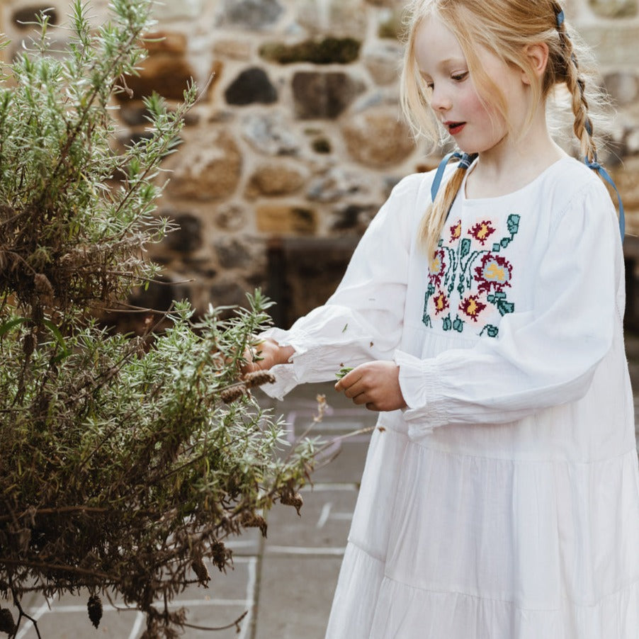 Hettie dress in white